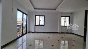 hoàng quốc việt ô tô tránh dừng đỗ 24/7 thang máy kd đỉnh sát hồ tây