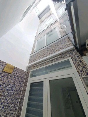 q10-hẻm ngô quyền - 3 lầu- nhà mới đẹp- 3,680 tỷ