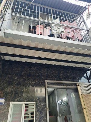 nhà cần bán nhanh mặt tiền đường số 8 ở và kinh doanh thuận tiện 25m2