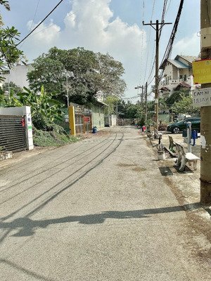 bán đất kdc bình dân 400m hiệp bình chánh -tặng kho đang thuê 50tr/tháng dt 20x20 400m2- chỉ 30 tỷ