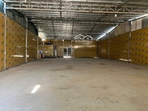 cho thuê kho xưởng đẹp 380m2 sạch sẽ, có điện 3fa, xe 8 - 10 tấn đỗ cửa phú đô, mỹ đình, ntl