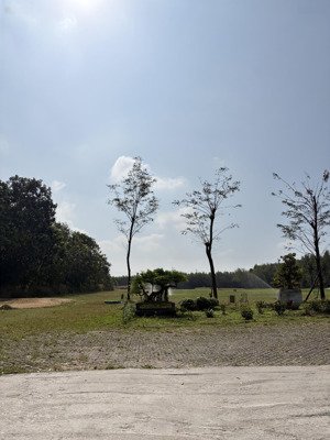 bán căn nhà ngay sân golf khu vip 5x17m, giá 2,55 tỷ