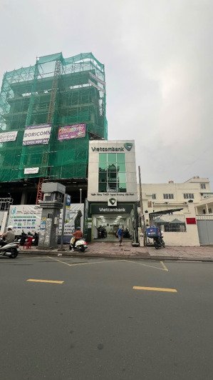 bán trụ sở ngân hàng thuê -vị trí đắc địa tại lê văn sỹ- giá chỉ 65 tỷ-hdt 142tr/tháng-dtcn 142m2