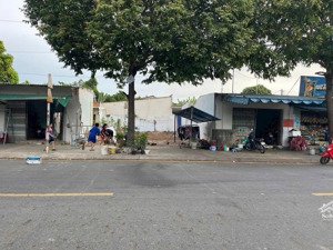 chính chủ gửi bán lô đất mặt tiền lý thái tổ khu 30/4. giá rẻ! 