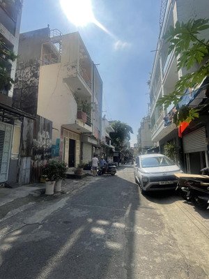 (vip) bình thạnh - 105m2 - ngang 6.4m - 2 tầng - hẻm 6m - an ninh - giáp quận 1 - chỉ 9 tỷ nhỉnh