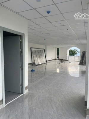 cho thuê nhà lô góc 2 mặt tiền khu đô thị phước long