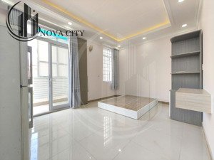 chính chủ ban công góc ngã 4 view mở thoáng sáng mới.