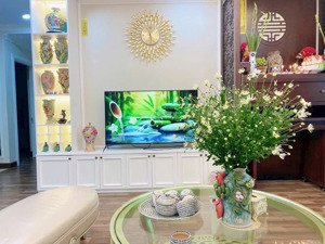 cần bán căn hộ goldmark city 2 phòng ngủ giá bán gấp 6,6 tỷ