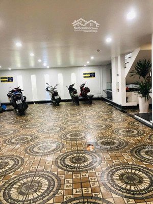 bán ccmn lạc long quân, tây hồ, 135m2, 10 tầng, mt 8.3m, view hồ, ô tô đỗ cửa, dòng tiền 2.8 tỷ/năm