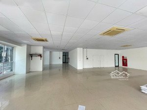 cho thuê văn phòng diện tích lớn 410m2 tại thái thịnh, đống đa - giá thuê chỉ 365.330đ/m2/tháng