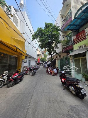 chính chủ gấp bán - nhà đẹp vị trí vip cách mạng tháng 8 - q10- 8.5 tỷ