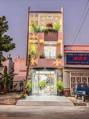 chủ cần bán gấp nhà gần vòng xoay kim hằng, 1 trệt 2 lầu, giá 1 tỷ 890