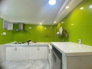cho thuê nhà 796/ sư vạn hạnh, quận 10 dt: 4x20 trệt 3 lầu , 4 phòng ngủ , 5wc