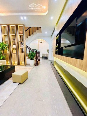 cần bán nhà riêng tại phố ng khang - cg - 40m lô góc 3 thoáng vĩnh viễn - sau 1 nhà ra mặt phố.