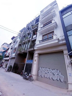 tôi cần bán gấp nhà mặt phố âu cơ, 7 tầng thang máy full nội thất