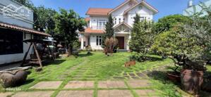 Bán biệt thự mặt tiền Đỗ Văn Thi, Hiệp Hòa, Biên Hòa: 25 x 47= 1.027m2, giá 75 tỷ.