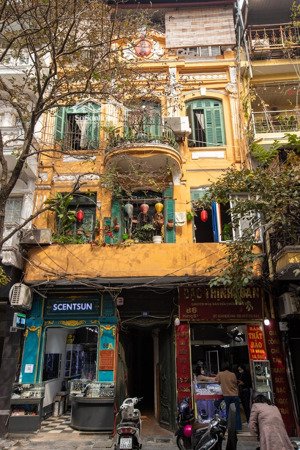 cho thuê nhà mặt phố hàng bạc - tầng 1 diện tích 120m², mặt tiền 6m, vị trí đẹp trung tâm hoàn kiếm