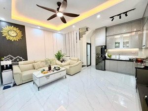 chính chủ cần bán nhà riêng full nội thất có thang máy, ngõ rộng 5,5m ô tô đỗ cửa