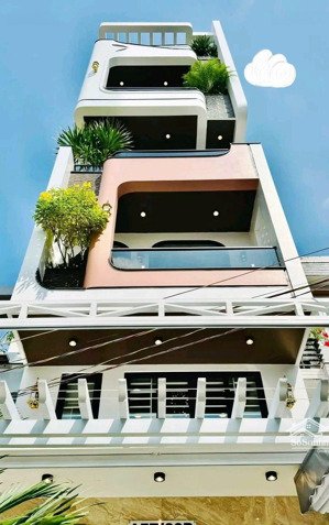 bán nhà ngay trung tâm quận 1, giá 5tỷ150/90,5m2. đường ôtô, võ văn kiệt, cho thuê 36tr, gần chợ ng