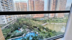 chính chủ gửi bán nhanh căn 3phòng ngủ view hồ bơi,kênh đào đẹp nhất khu mizuki. lh em xem nhà 24/7