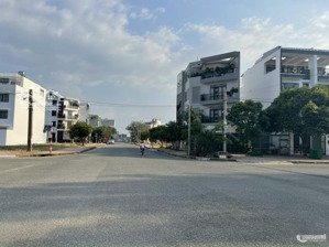 đất 2 mặt tiền 94m2 sổ hồng ngay vành đai 3 bán gấp!!!!!