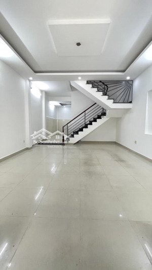 nhà trường chinh-61m2-3 tầng-hơn 6xty kết cấu:tret 2lau hẻm xe hơi, sạch