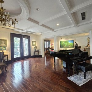 bán biệt thự lô góc quyền lực ciputra - tây hồ. vị trí vàng hiếm có. dt: 310m2 x 4 tầng, mt: 16m