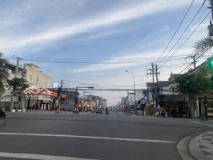 bán gấp nhà mặt tiền 2 lầu đường 27/4, 300m2, 6,5 tỷ, 5pn, 5wc, xuyên mộc, bà rịa vũng tàu