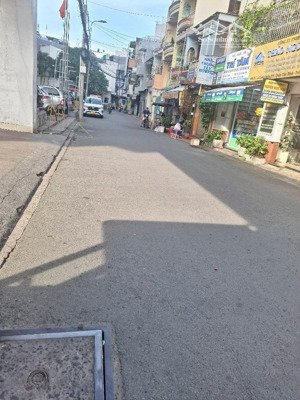 xe hơi ngủ trong nhà lạc long quân, tân bình giá: 7,5 tỷ nhà hẻm xe hơi rộng, xe vào v