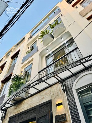 xe hơi tới nhà - 4 tầng - sân thượng - phòng ngủ master - tặng nội thất - cv làng hoa