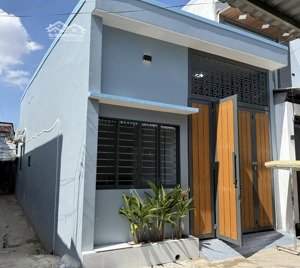 nhà mới 2 mặt tiền phường mỹ tho mới cách bờ kè mới 40m đường ô tô 7 chỗ