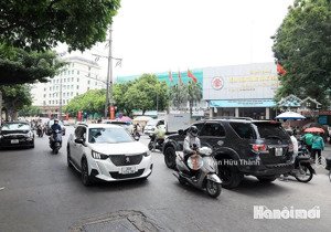 tòa văn phòng 7 tầng - 3 mặt thoáng. vỉa hè - siêu thoáng. 100m - đối diện công viên - giá 4x tỷ.