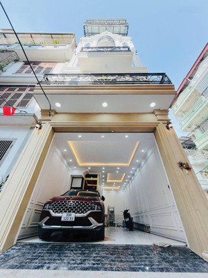 đẳng cấp oto vào nhà 6 tầng thang máy lô góc 60m nội thất đẳng cấp thượng lưu