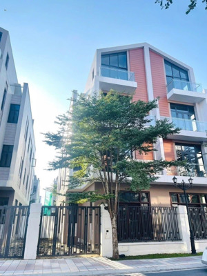 duy nhất bt tứ lập ánh dương - giá siêu ngon.
- dt: 120m, xây 4 tầng, dtxd: 284,5m.
- số nhà đẹp