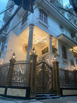 biệt thự tây hồ,thang máy,lô góc,vị trí vàng ,nhiều quan chức, khách nước ngoài, ô tô đỗ cổng 100m