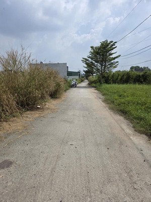 bán đất ấp 2 hựu thạnh đường bê tông thông, dân đông, sổ hồng, 890 triệu/ nền