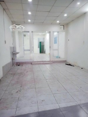 cho thuê nhà mặt tiền 625a cách mạng tháng 8, p.15, q.10. 4x20 tầng trệt + lầu 1 trống suốt