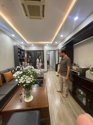 siêu phẩm ba đình - nhà dân xây 6 tầng thang máy - ngõ thông rộng thoáng - gần phố !