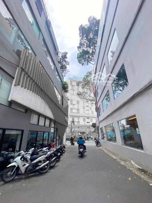 villa mini 3 tầng quận 10 ngang 12m, cn đủ 62.3m2 hxh rộng thoáng chỉ 15,5 tỷ tl