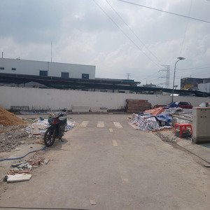 8 tỷ 100 thương lượng , nhà mới 5 tầng, đường 7 mét, dt: ngan 4 mét - dài 16 mét.