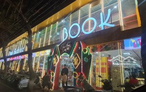 cho thuê nhà mặt phố đường láng, đống đa, hà nội, 200m2, đẹp, nhiều tiện ích