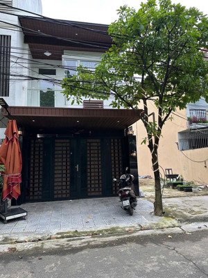 nhà mặt tiền 2 tầng, ô tô đậu, gần võ chí công, gần khu fpt ngũ hành sơn đà nẵng