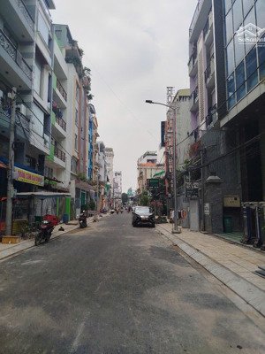 bán nhà 2 tầng ngay đường võ văn tần quận 3,dt 10x15,5 siêu vi trí hiếm nhà bán