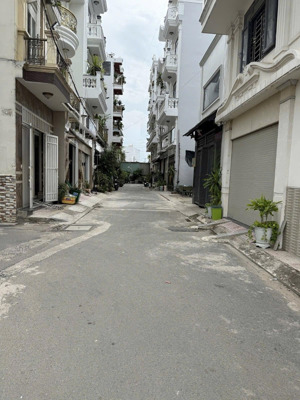 nhà lê trọng tấn- khu đồng bộ hẻm 7m- 4 tầng - tặng nội thất siêu xịn- gấp bán chỉ nhỉnh 7 đồng