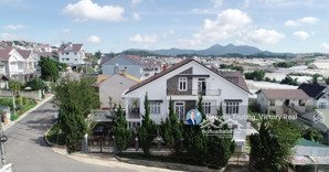 bán villa 2 mặt tiền vạn hạnh 370m² ngang 15 mét, dài 28 mét, 7pn, 7wc, sân vườn