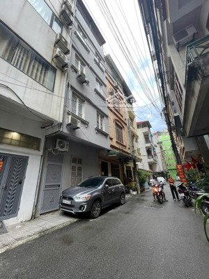 cho thuê nhà nguyên căn còn mới đường ô tô tránh ngõ 143 trung kính. dt 60m x 4t, mt 5m. giá 18tr