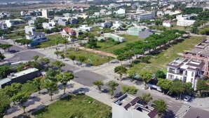 chính chủ cần tiền bán gấp đất kđt golden hills city, 125m2, gần cây xăng, trục thông đường lớn