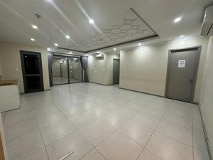 chính chủ cho thuê căn hộ 3 pn, 2 wc, 120m2, thuận tiện làm văn phòng/nhà ở. 28 triệu. nhà như hình