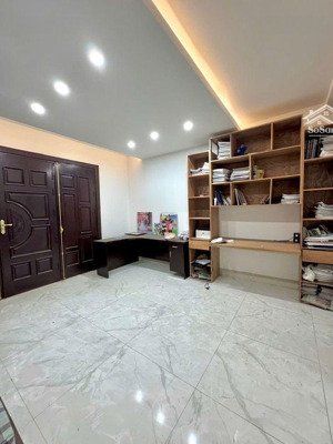 nhà đẹp đẳng cấp, sơn son thiếp vàng, 72m2 vỉa hè 6m, oto tránh cửa, văn minh, yên tĩnh