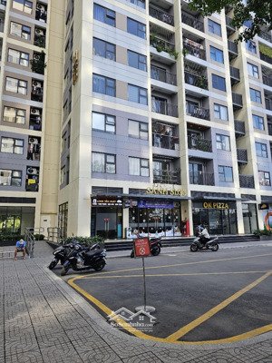 chuyển nhượng shop khối đế 6.5 tỷ-50m2 tại vinhomes grand park, sẵn dòng tiền. lh thiện